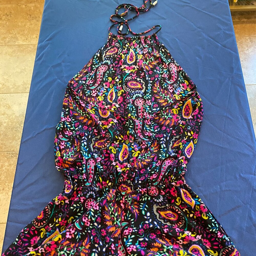OLIVACEOUS Halter top Romper in SMALL - Picture 3 of 7